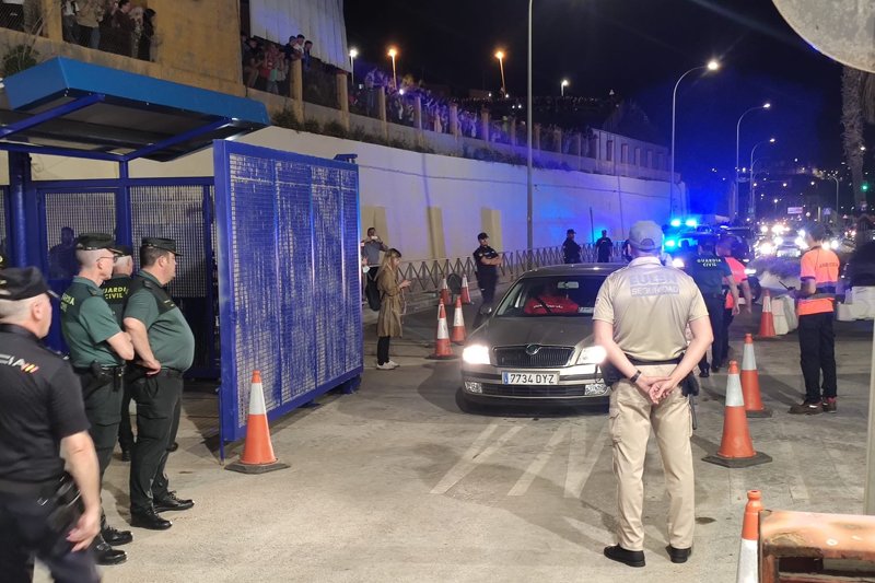 بسبب تهريب المخدرات…إيقاف إسباني من اصول مغربية في باب سبتة