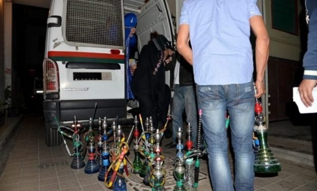 مدامهة مقهى شيشة وتوقيف مالكها والعاملين بها بطنجة