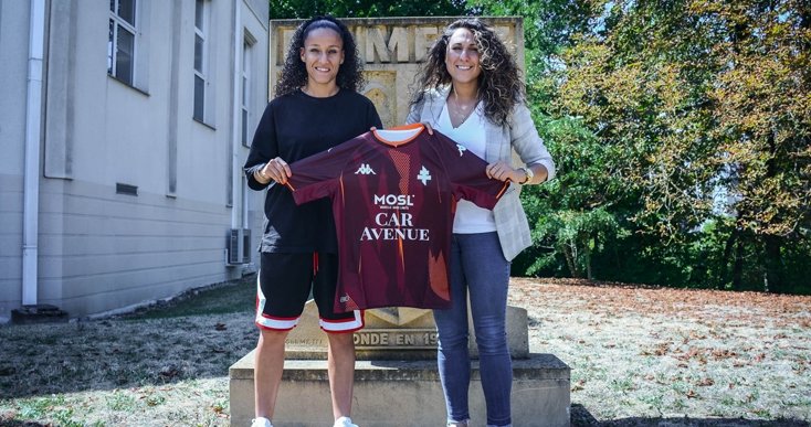 سلمى أماني توقع لفريق ميتز الفرنسي