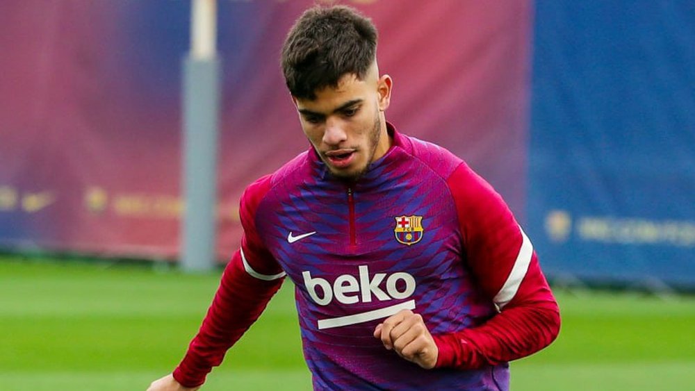 برشلونة يجدد عقد الزلزولي إلى غاية 2026