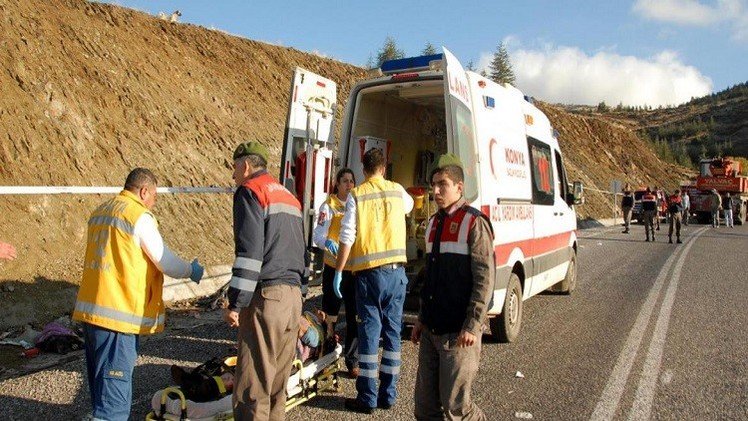 مقتل 34 شخصا على الأقل في حادثي سير بتركيا…