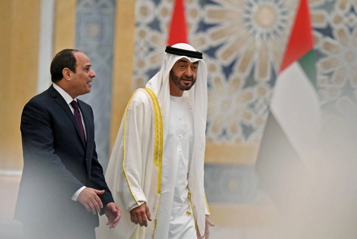 رئيسا مصر والإمارات يلتقيان ويُؤكدان على أهمية وحدة الصف العربي بوجه التحديات