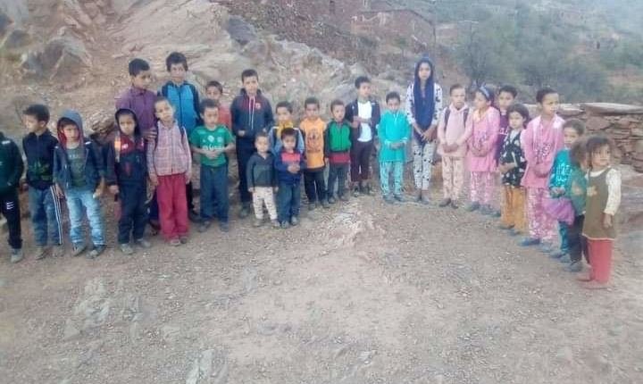 أولياء تلاميذ إقليم شيشاوة يحتجون لغياب مدرسة بدوارهم