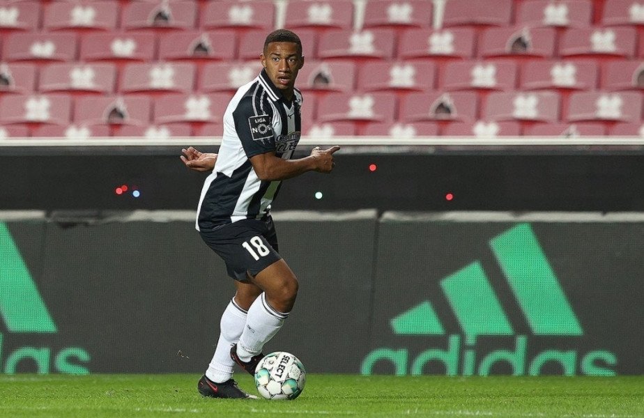 الركراكي يستدعي فهد موفي، لاعب نادي بورتيمونينسي البرتغالي للمنتخب المغربي