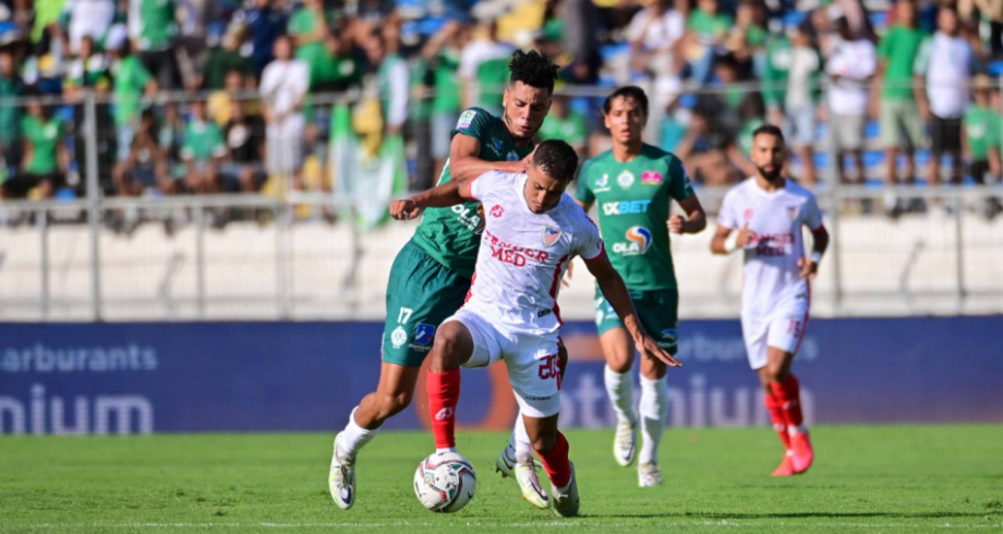 الوداد يفوز خارج الديار والرجاء يتعادل في ”دونور”