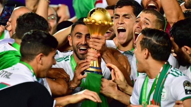 الجزائر تؤكد رسميا ترشحها لاحتضان كأس إفريقيا 2025