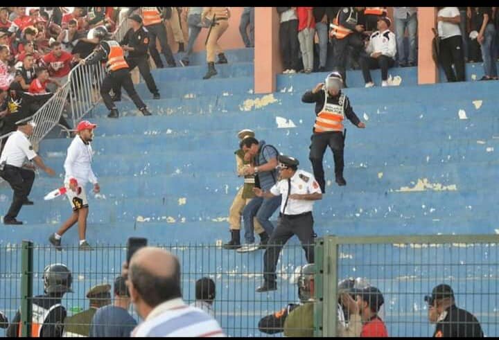 “إصابة موظفي أمن”…شغب الرياضة يورط 14 شخصا بقلعة السراغنة