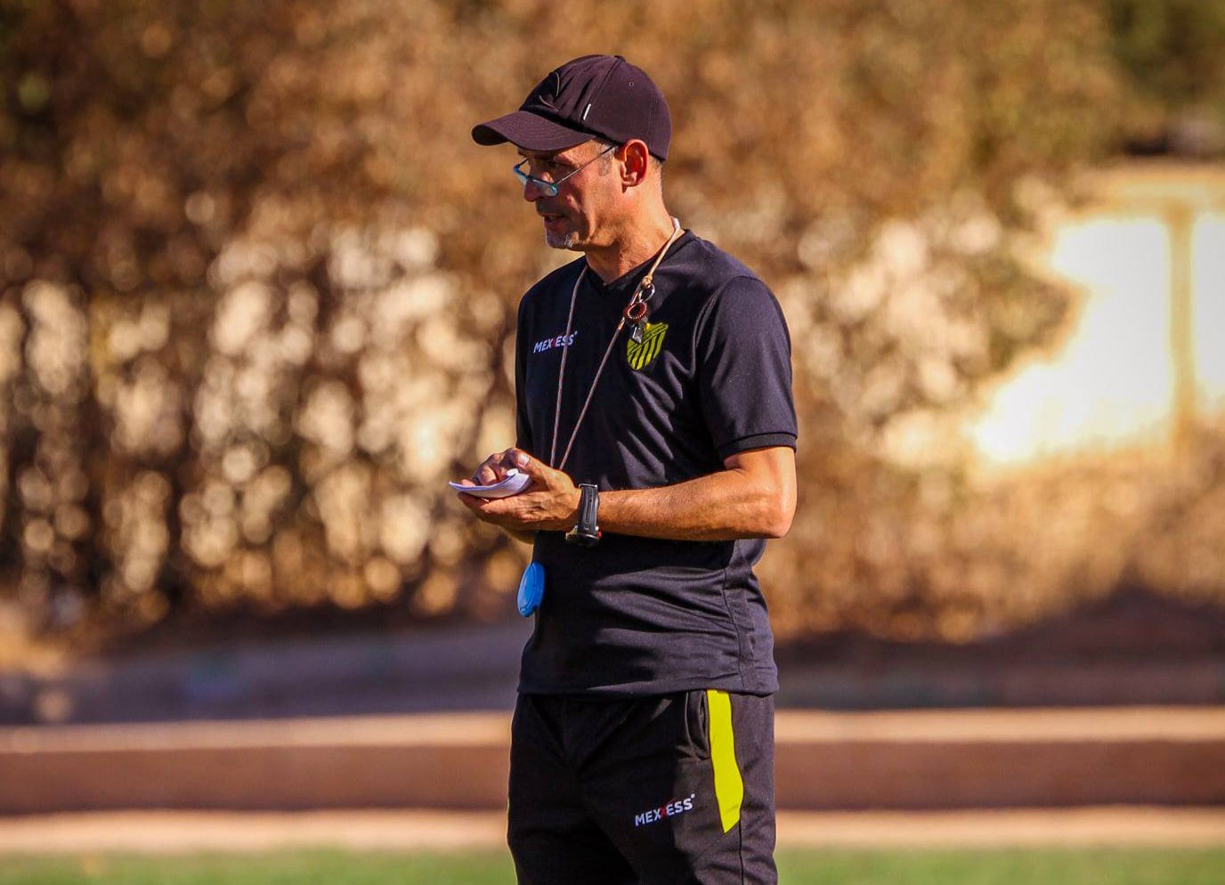 بعد الرجاء.. المغرب الفاسي ينفصل عن مدربه التونسي