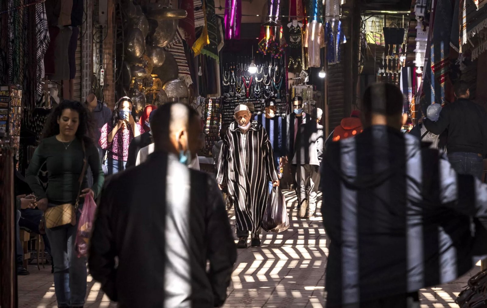 بسبب التضخم والجائحة ..نحو 3 ملايين مغربي إضافي تعرضوا للفقر والهشاشة.