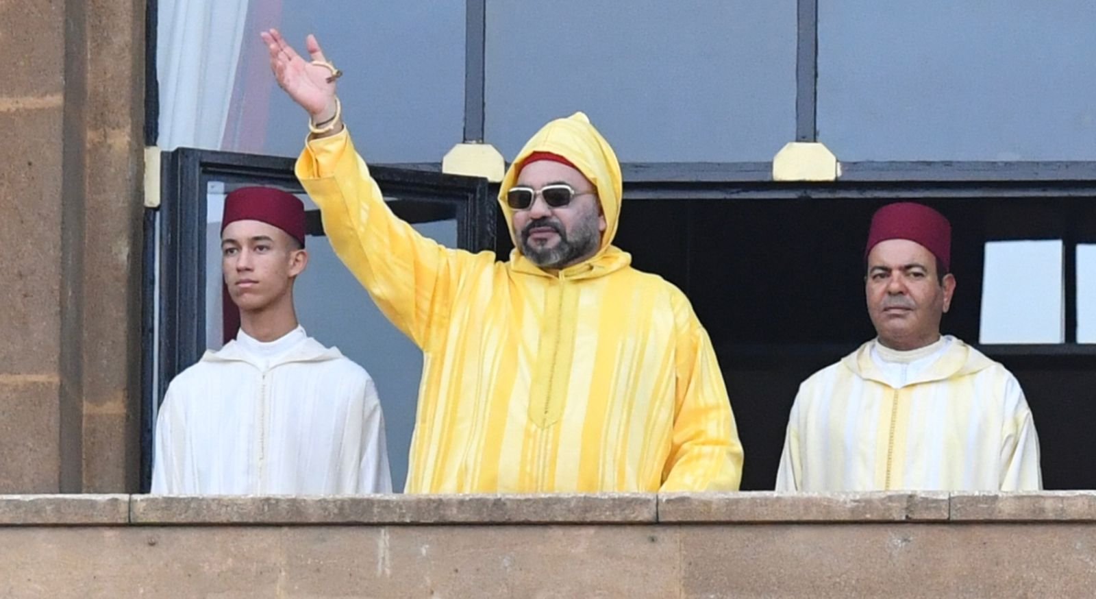 الملك يترأس إفتتاح البرلمان حضورياً ويوجه خطاباً يبث على التلفزيون