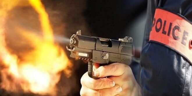 جابها فراسو…هاجم الشرطة بالسيف والحجارة.. الرصاص يلعلع بالعيون