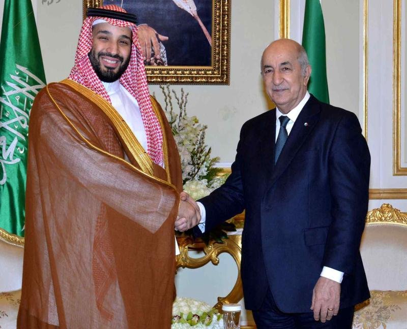 مَلك السعودية و ولي عهده يُعلنان غيابهما عن القمّة العربية بالجزائر