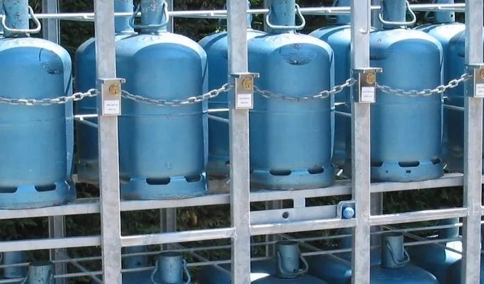 الحكومة تكشف خطتها لرفع الدعم عن “البوطا” والسكر