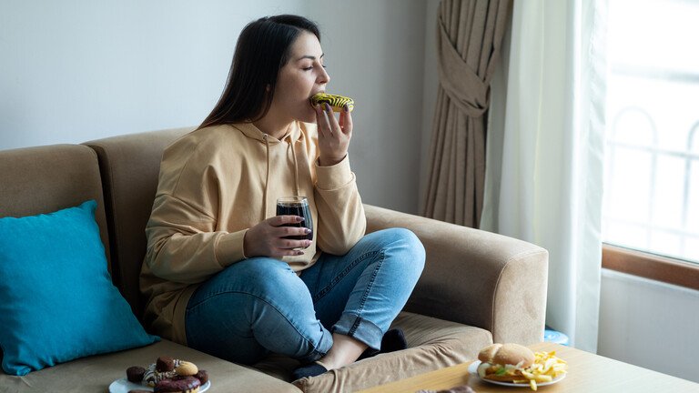 9 أغذية تسبب التهابا مدمرا للحمض النووي في الجسم