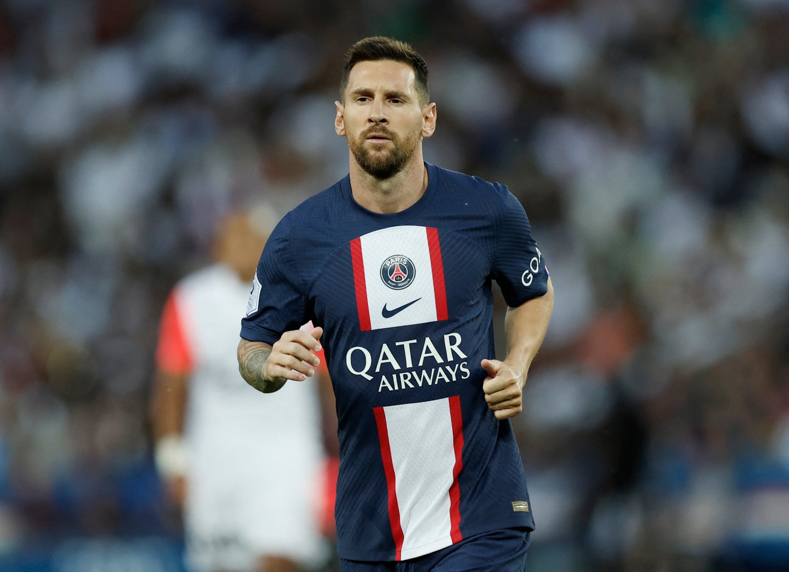 قبل 15 يوما من انطلاق كأس العالم… باريس سان جيرمان يعلن إصابة ميسي