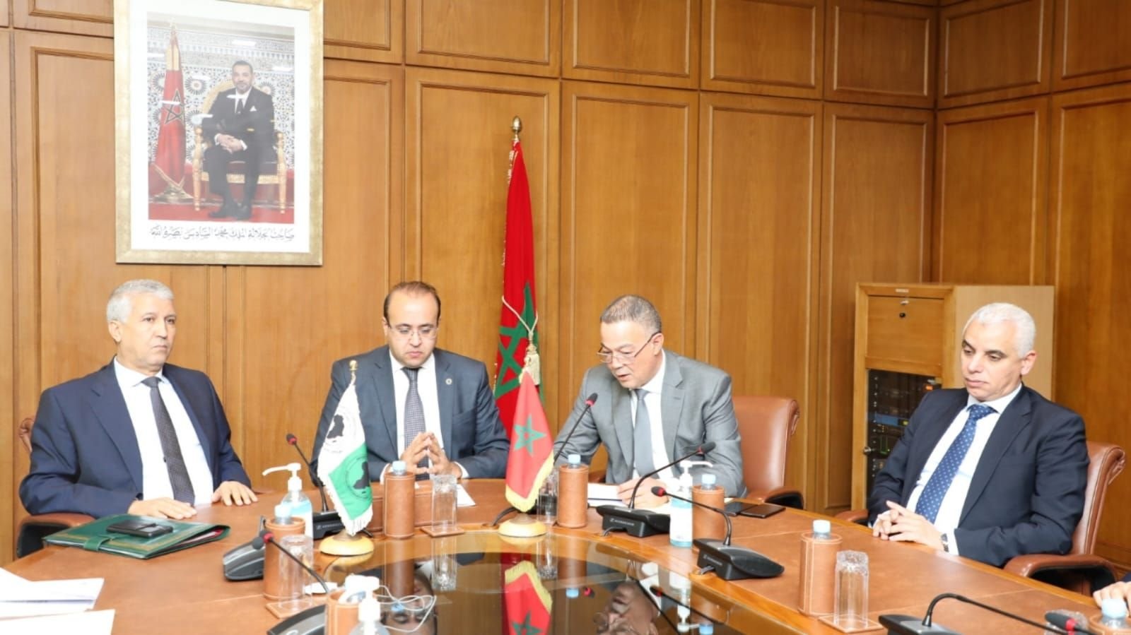 لقجع يوقع اتفاقيتي قرض لتمويل برنامجين لدعم زراعة الحبوب والتغطية الاجتماعية