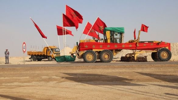 بركة يعطي انطلاقة أشغال تقوية وتوسيع الطريق الوطنية رقم 1 بين الداخلة والعركوب