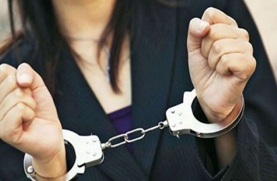 أمن إنزكان يوقف سيدة تحرض إبنتيها على الفساد