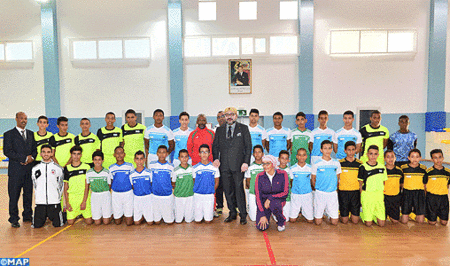 المبادرة الوطنية للتنمية البشرية .. جلالة الملك يدشن المركب السوسيو -تربوي والرياضي والصحي النهضة بمقاطعة اليوسفية بالرباط