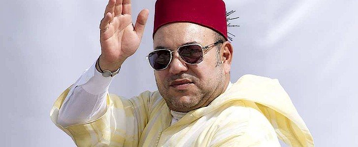 الملك يعود إلى باريس من أجل فحوصات ما بعد العملية الجراحية. التفااااااصيل