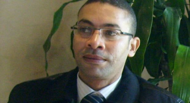 في أقل من اربع ساعات .. حشلاف يحل أكبر المشاكل التي كانت تعترض العاملين بقناة العيون واذاعتي الداخلة والعيون