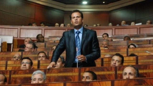 خطيييير.. قيادي بحزب الميزان *عادل تشيكيطو* خرج طول أو عرض فالكاتب العام لعمالة الصخيرات أو ها شنوا قال….