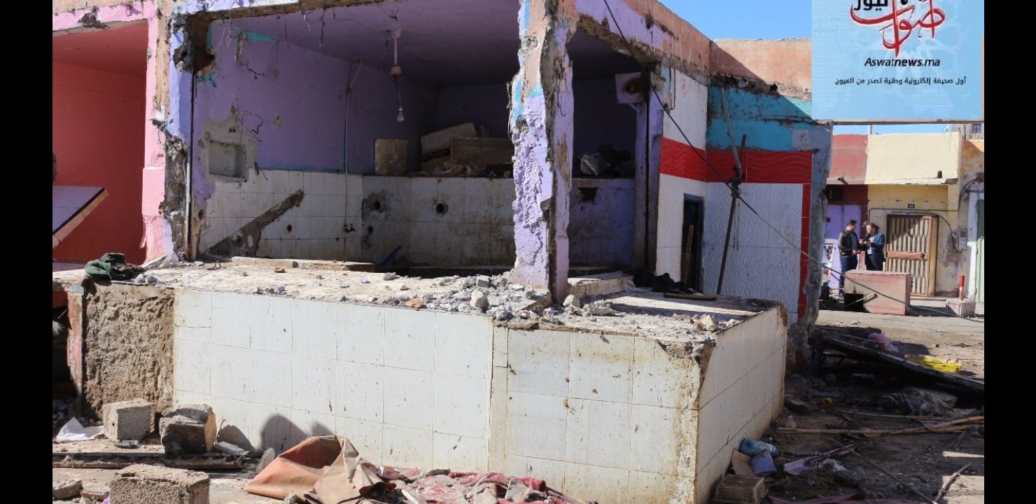 في خطوة قانونية جريئة. .بلدية العيون  تهدم  أقدم سوق للسمك بشارع بوكراع،التفاااصييل