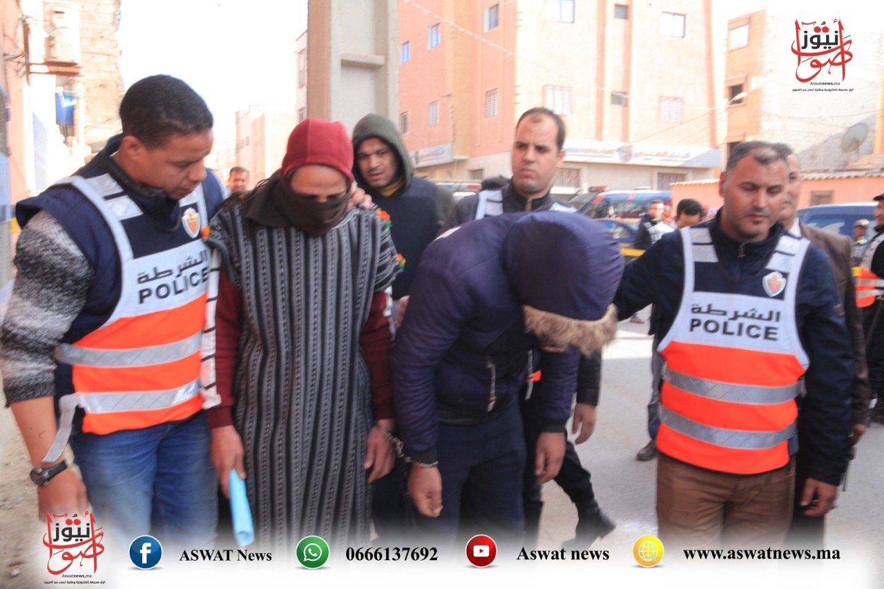 تمثيل عملية السطو على وكالة للتأمينات و صيدليات بالعيون