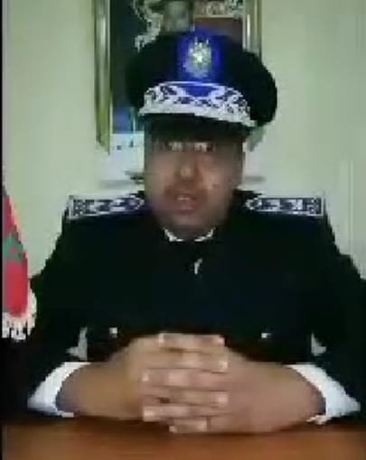 فيديو مؤثر .. كوميسير يشتكي باكيا من الواقع الذي يعيشه ويطلب إنصافه من المديرية العامة للأمن الوطني