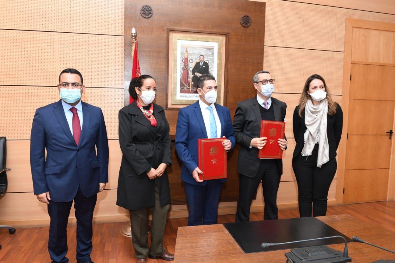 وزارة التعليم توقع شراكة مع شركة الطرق السيارة بالمغرب لتأهيل المؤسسات التعليمية