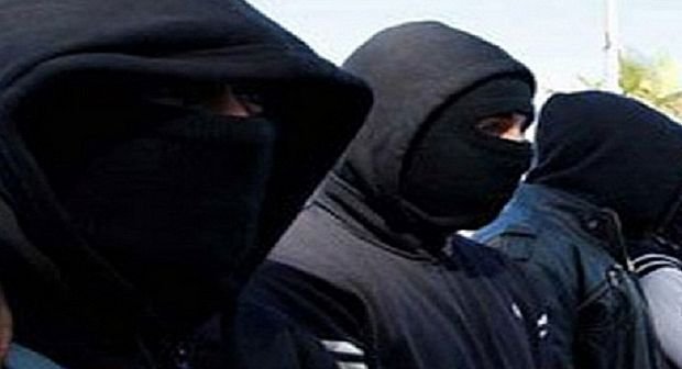عصابة ملثمة تثير الرعب في نفوس المواطنين بواسطة الأسلحة البيضاء والأمن يتدخل
