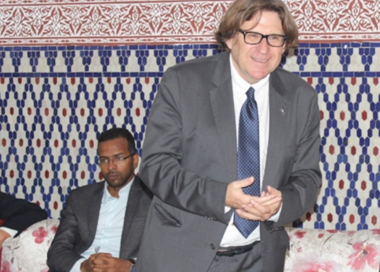 وفد المجموعة الدولية لدعم إعادة توحيد الصحراويين يؤجل زيارته للعيون بعد تعليق الرحلات الجوية مع إسبانيا