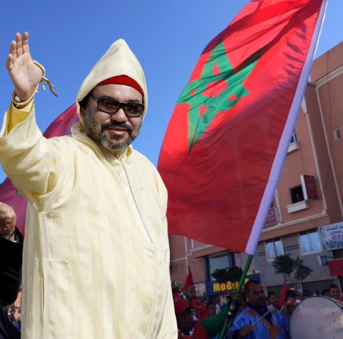 من العيون ..توافد الصحراويين بكثافة للتصويت يدل على عُمق الوطنية وتجندهم وراء صاحب الجلالة الملك محمد السادس