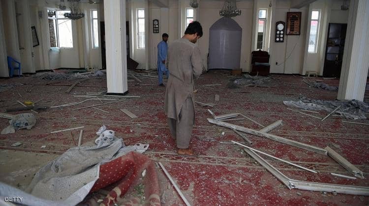 50 قتيلا و140 جريحا على الأقل بإنفجار مسجد في أفغانستان