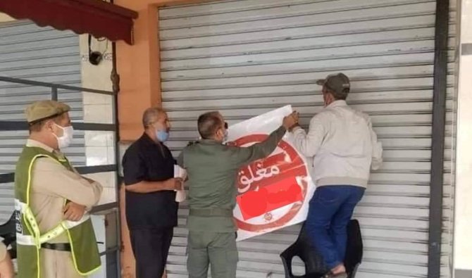 العيون: ” اغلاق جميع المقاهي التي ستنقل مقابلة منتخبي الجزائر و قطر تفاديا لاعمال الشغب”