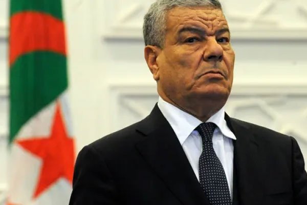 معارض جزائري يغادر المغرب نحو بريطانيا.. والسبب؟؟