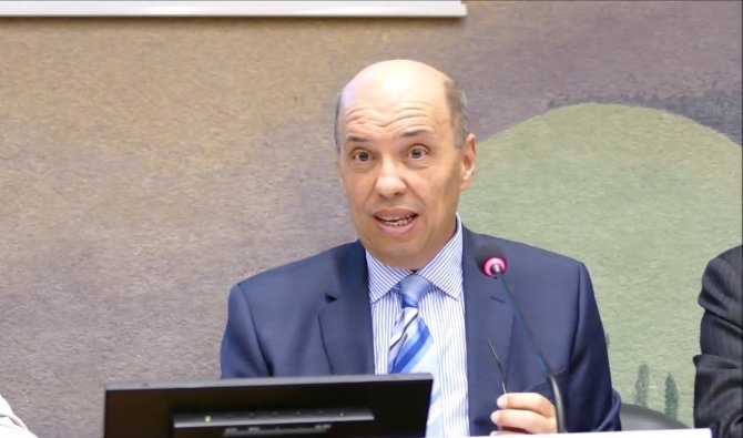 عمر زنيبر: سكان مخيمات تندوف أصل تجاري في يد الجزائر و”البوليساريو”