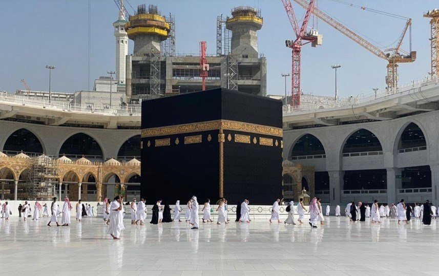 بعد منعه عامين بسبب كورونا..الاعتكاف يعود للحرمين