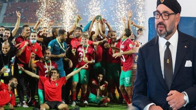 لحظة تلقي المنتخب المغربي اتصالا من الملك محمد السادس بعد الفوز