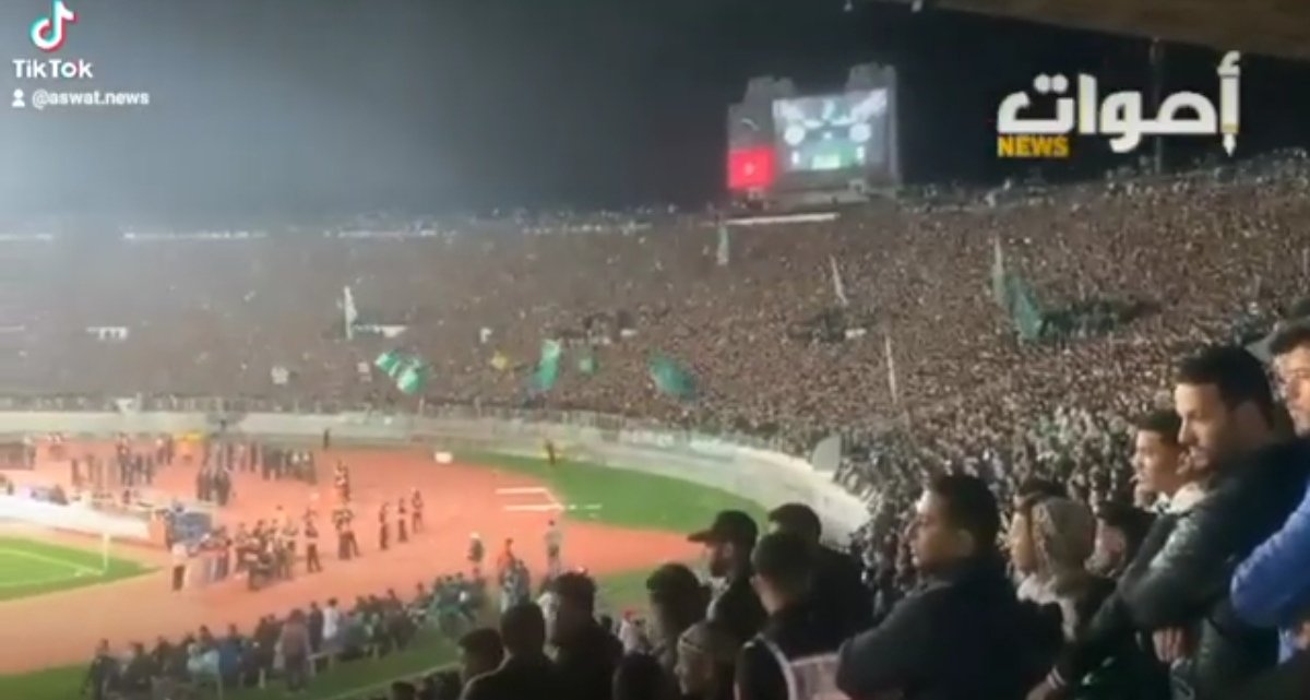 تبوريشة…جماهير الرجاء تزلزل مركب محمد الخامس بصوت واحد