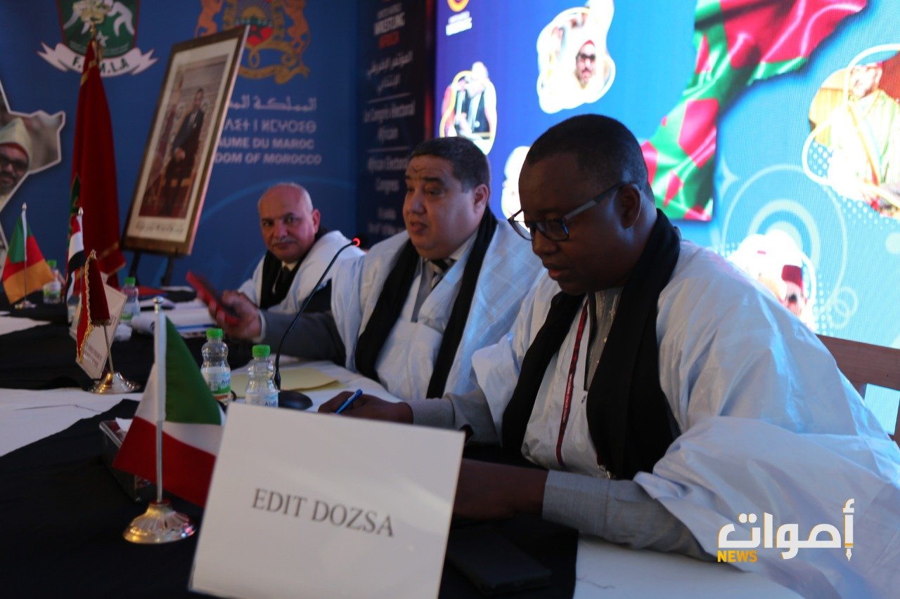 أسرة المصارعة الإفريقية والعالمية تُحيي عضو اللجنة الأولمبية الدولية ورئيس الاتحاد الدولي للمصارعة بالعيون