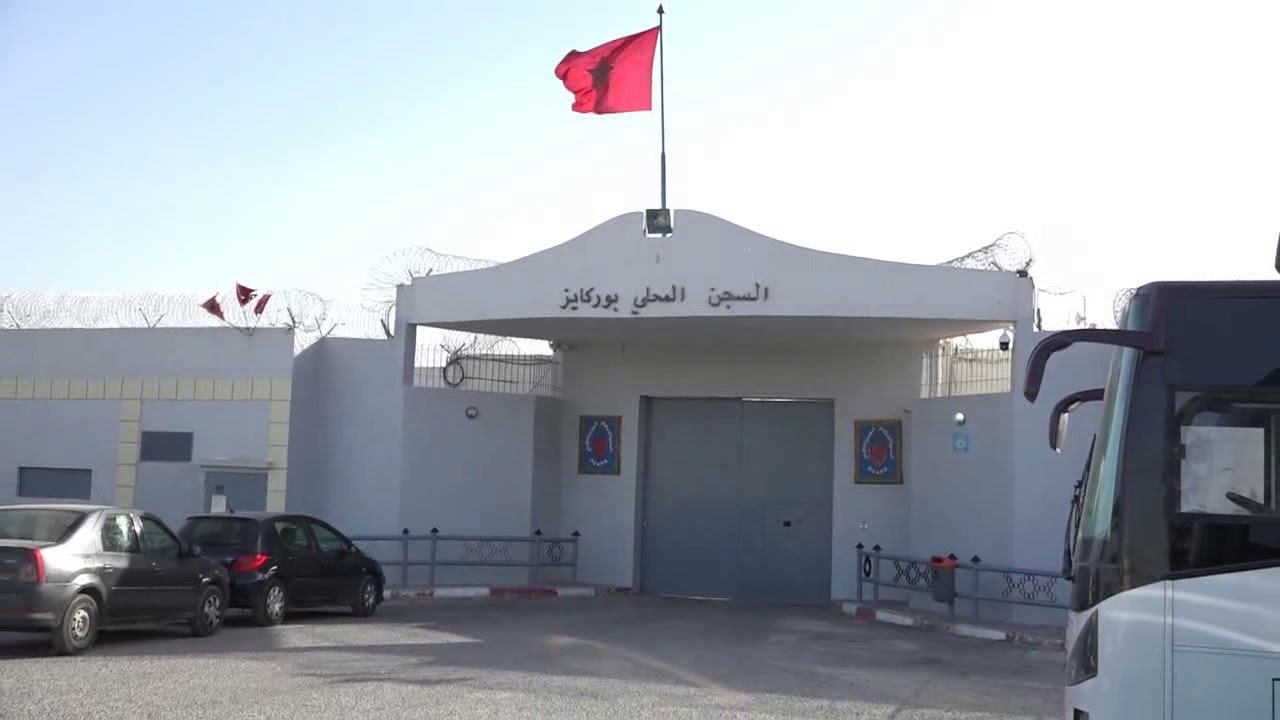 حقيقة إصابة معتقل بسجن فاس بشلل حركي