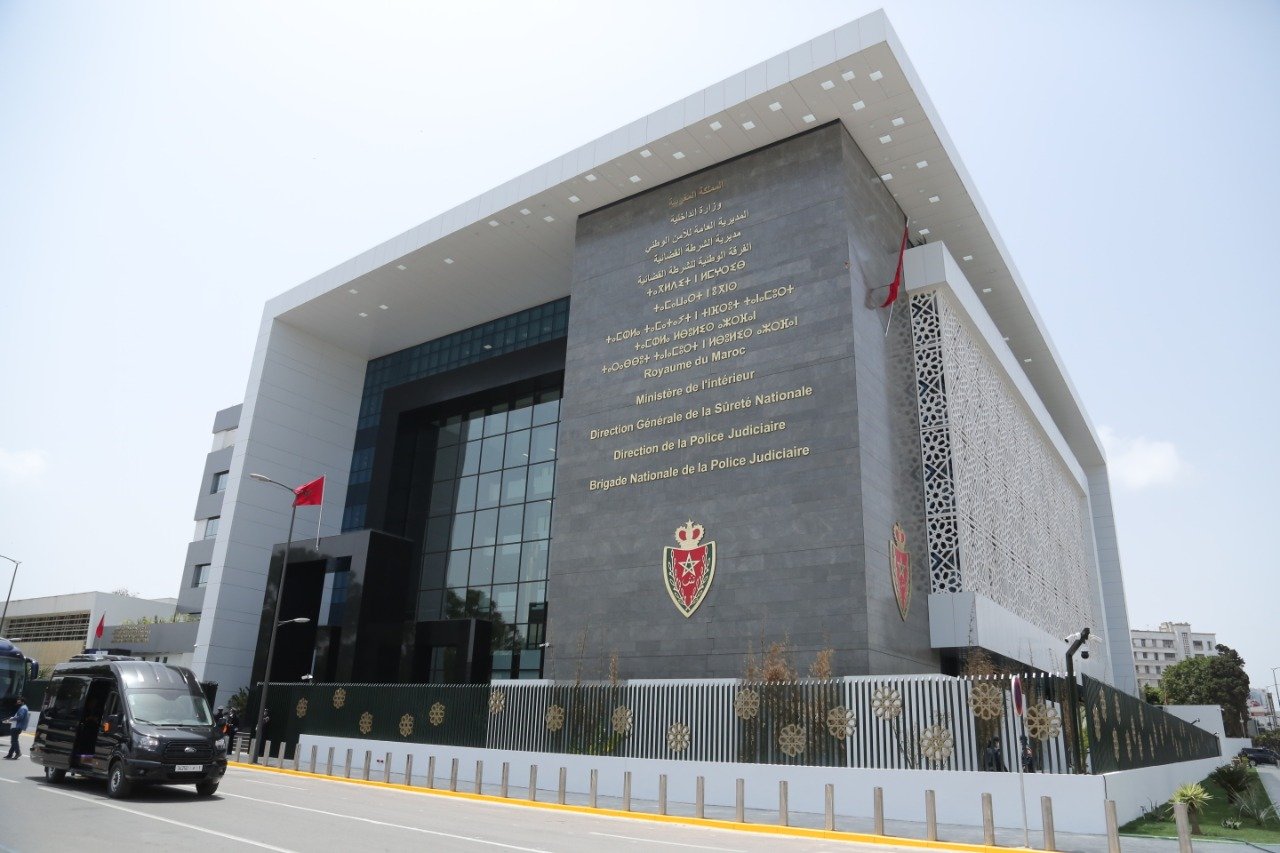 دْخّل عّلِيها لدارْها وَقَّتلْها ..بُولِيسْ مُحمدية شَدُّوا مُتورط..التفاصيل