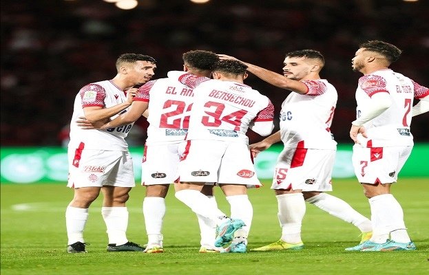 الوداد يفوز بصعوبة على الدفاع الجديدي