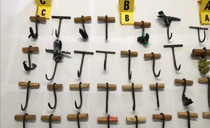 طنجة.. حجز 138 أداة حديدية يشتبه في استخدام المهاجرين لها في عمليات التسلق والاقتحام