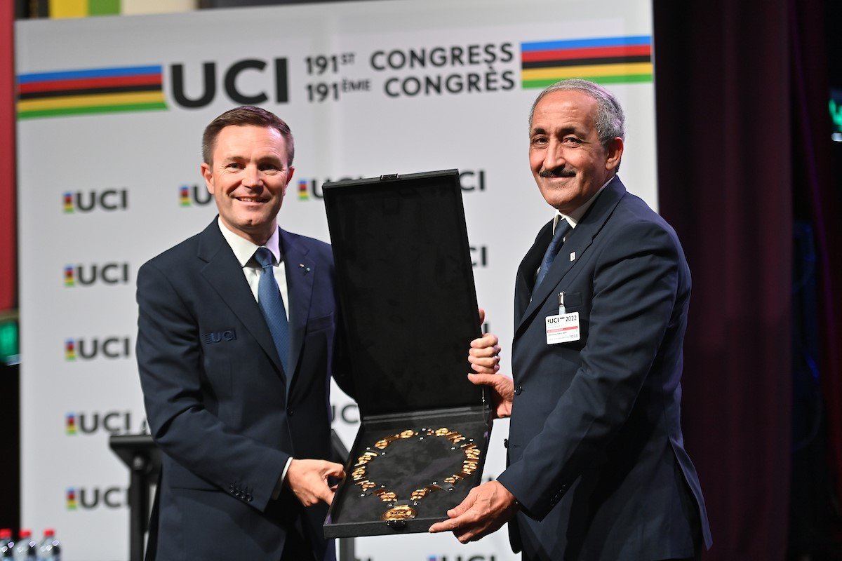 الإتحاد الدولي للدراجات يمنح المغربي محمد بلماحي وسام الإستحقاق