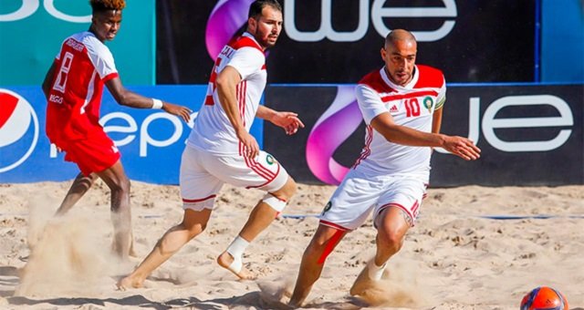 أسود كرة القدم الشاطئية يتأهلون إلى نصف نهائي “الكان”