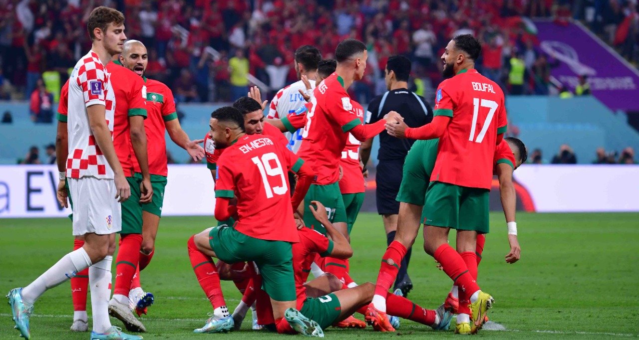 المغرب وكرواتيا .. الأسود متأخرون بهدفين لواحد