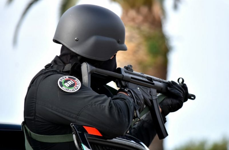 مفتش شرطة يطلق الرصاص على رئيسه المباشر في مطار زاكورة..والأمن يتدخل فورًا