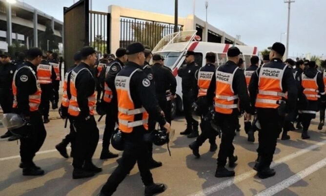 شغب كلاسيكو الوداد والجيش يقود إلى اعتقال 37 شخصاً